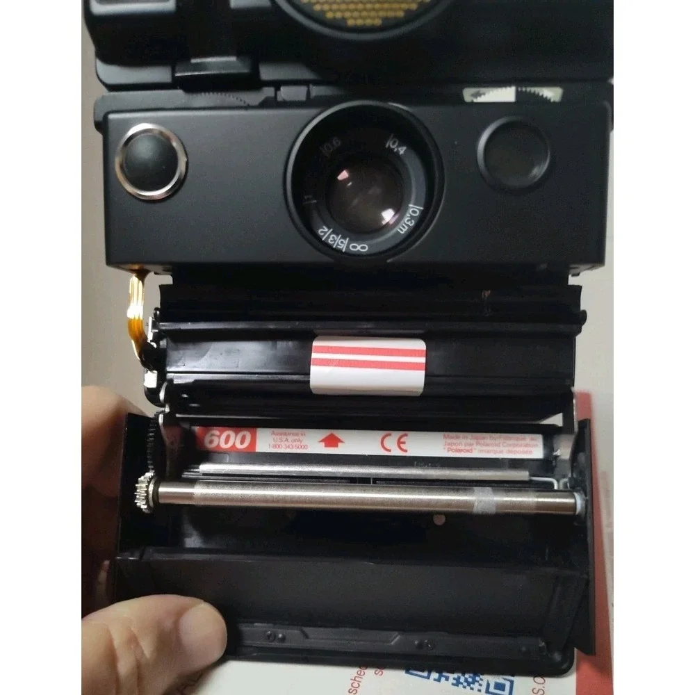 Polaroid 690 SLR Instant Film Camera - Legendary Pro-Series Land Camera Untested